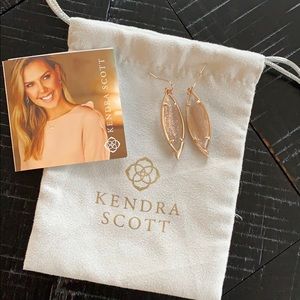 Kendra Scott rose 🌹 gold ✨drop earrings